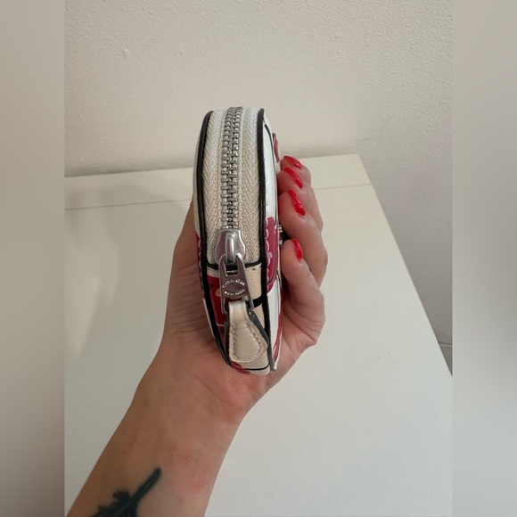 Coach Heart Coin Case Cherry Print Design - Picture 3 of 6